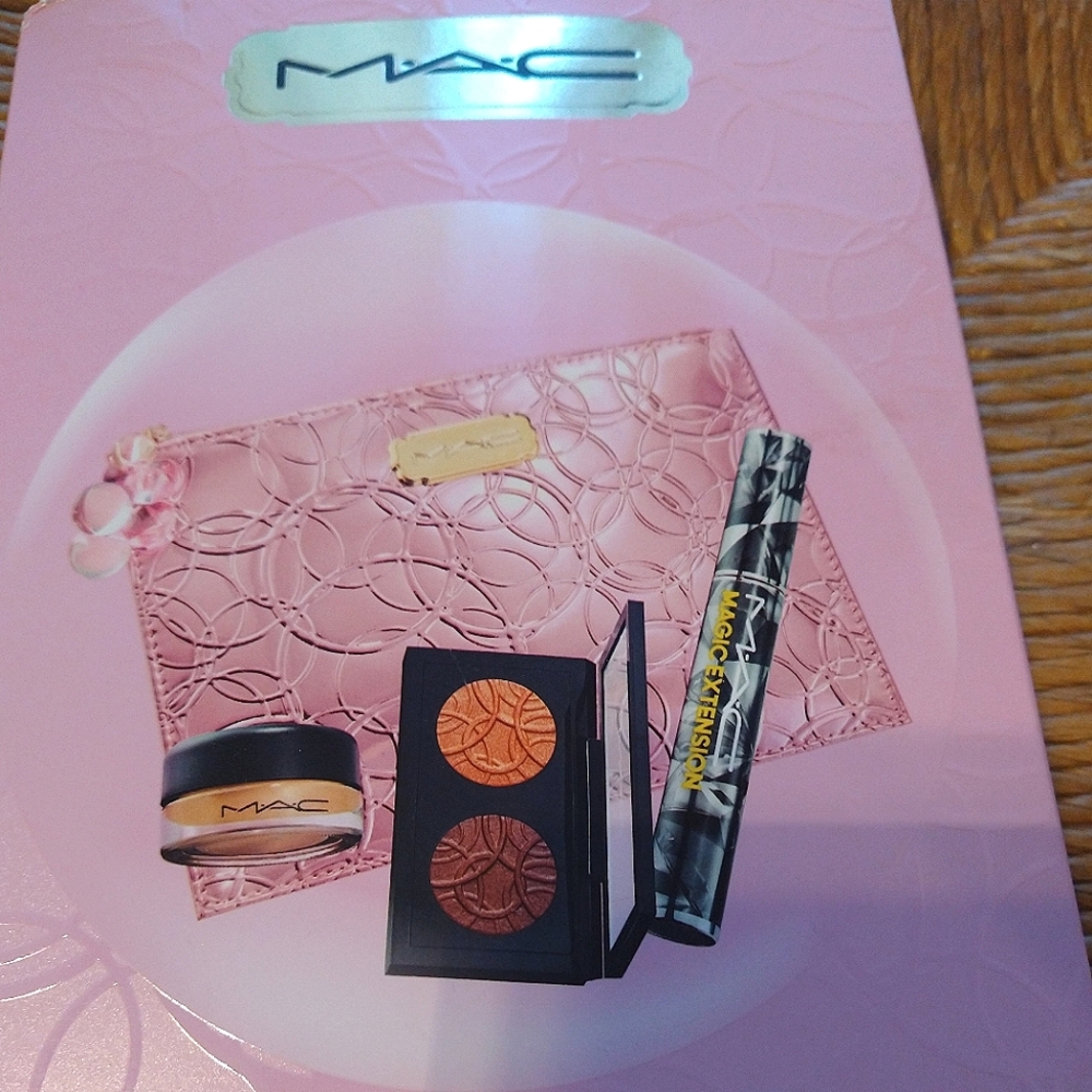MAC GIFT SET💖🎀💖Limited Edition 💖🎀💖